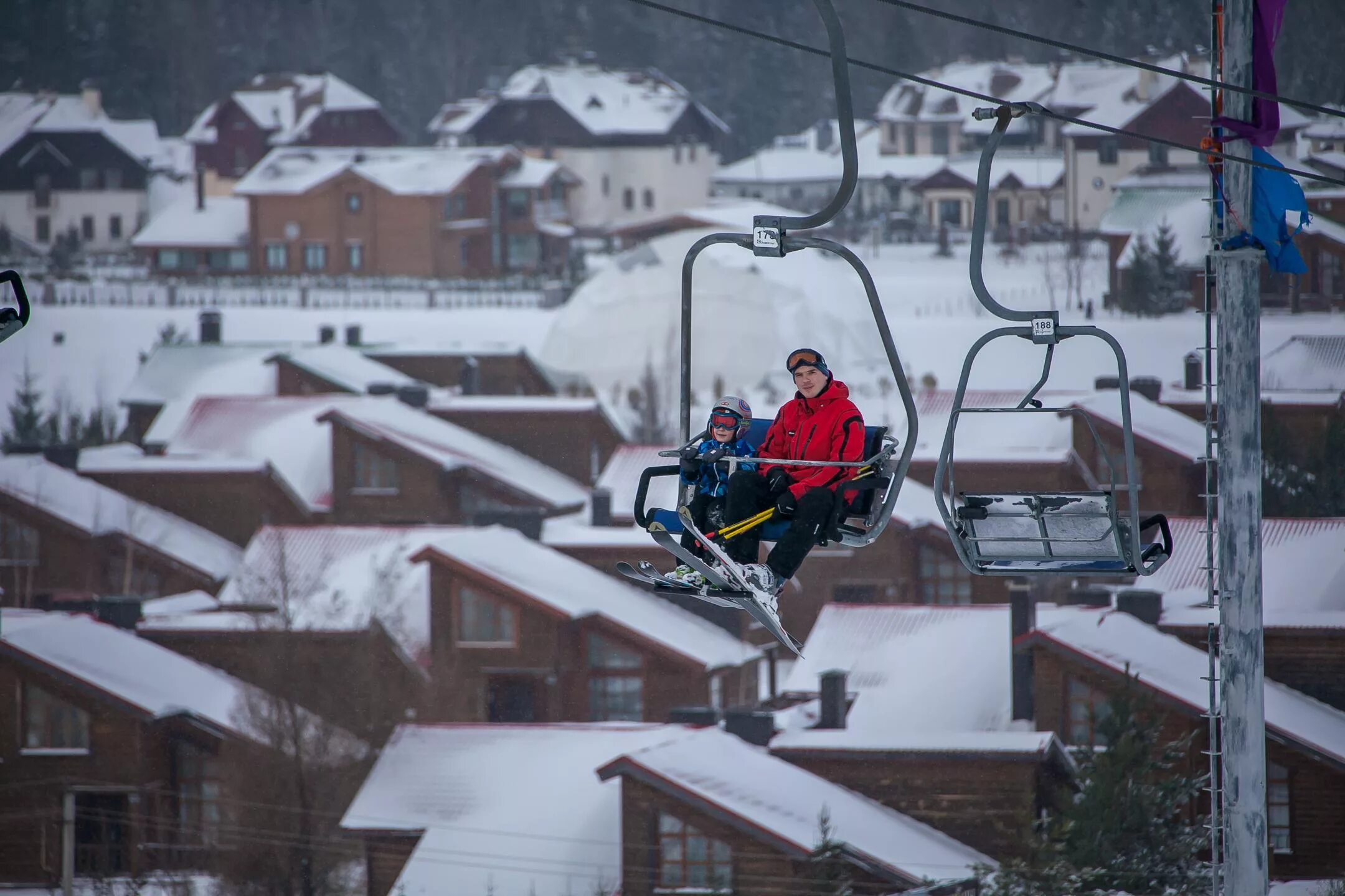 Горнолыжный курорт сорочаны, деревня курово. Сорочаны время работы. Сорочаны сноуборд. Лыжная трасса сорочаны. Пляж яхрома сорочаны.