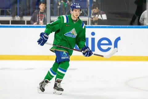 Юлаев хоккеист