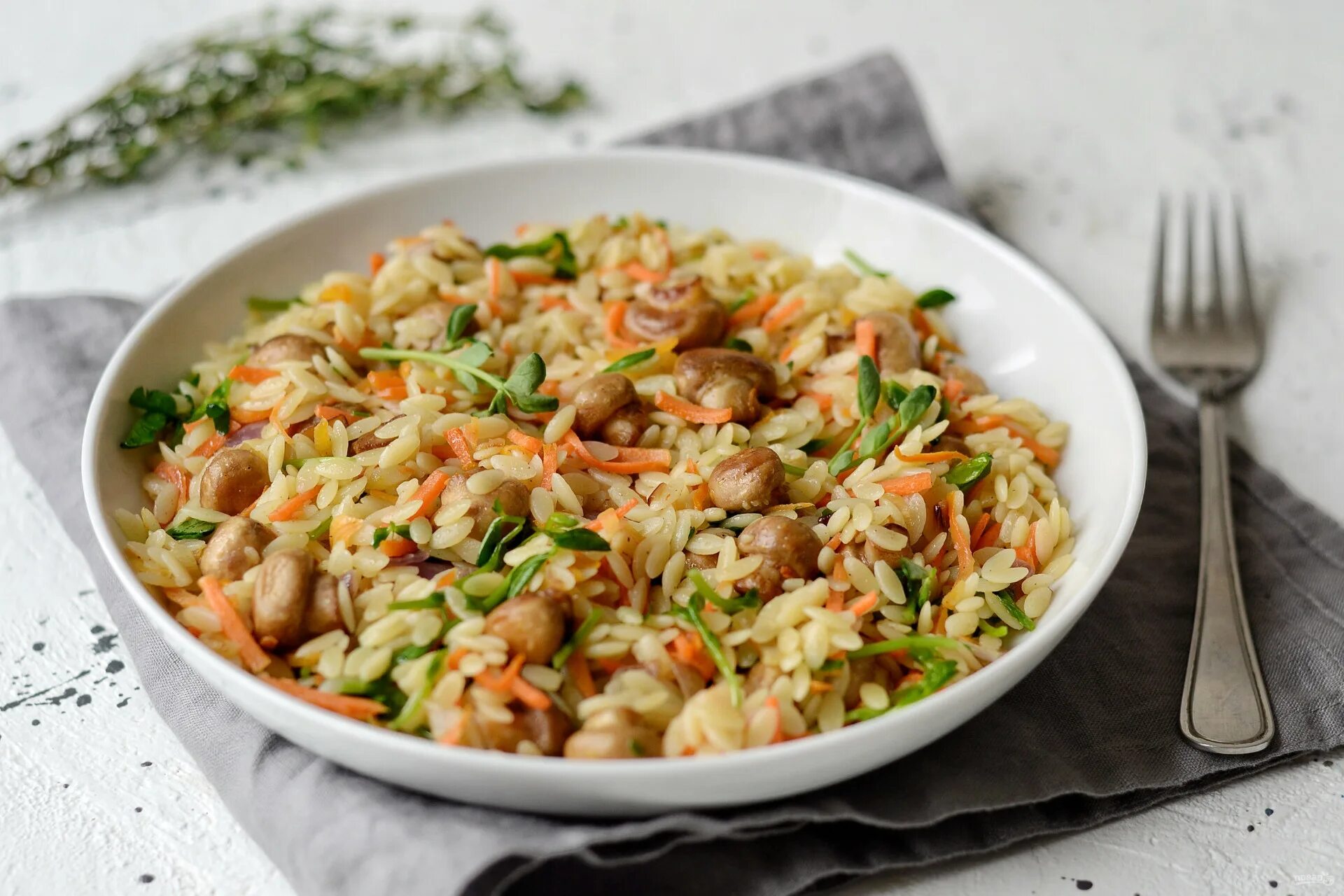 Орзо с грибами и курицей. Паста орзо с грибами. орзо ризони. паста орзо ризони. блюда с пастой орзо.