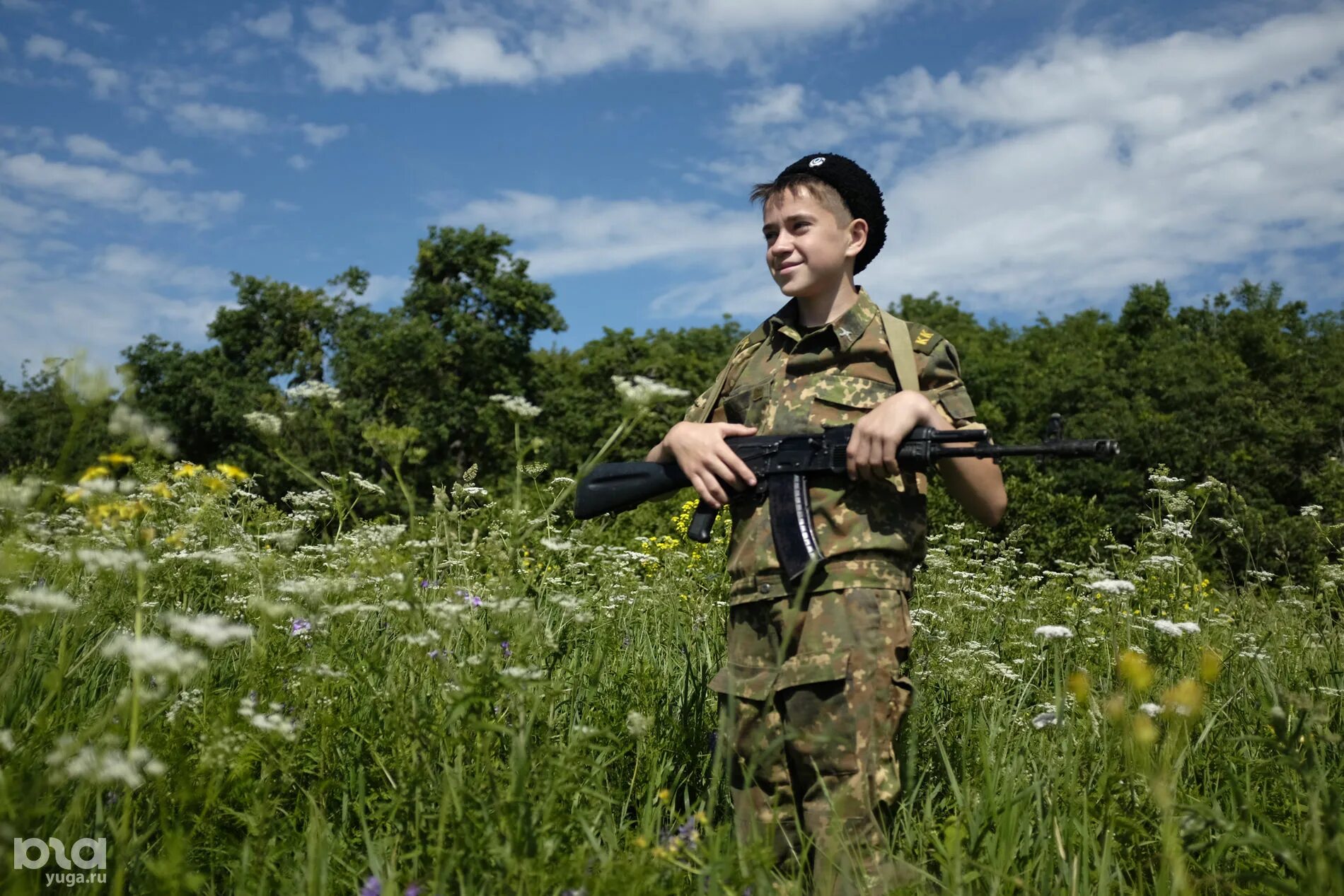 14 летний военный. Военные летом. Вленные в летней полевой. Полевой солдат. Лето в армии.