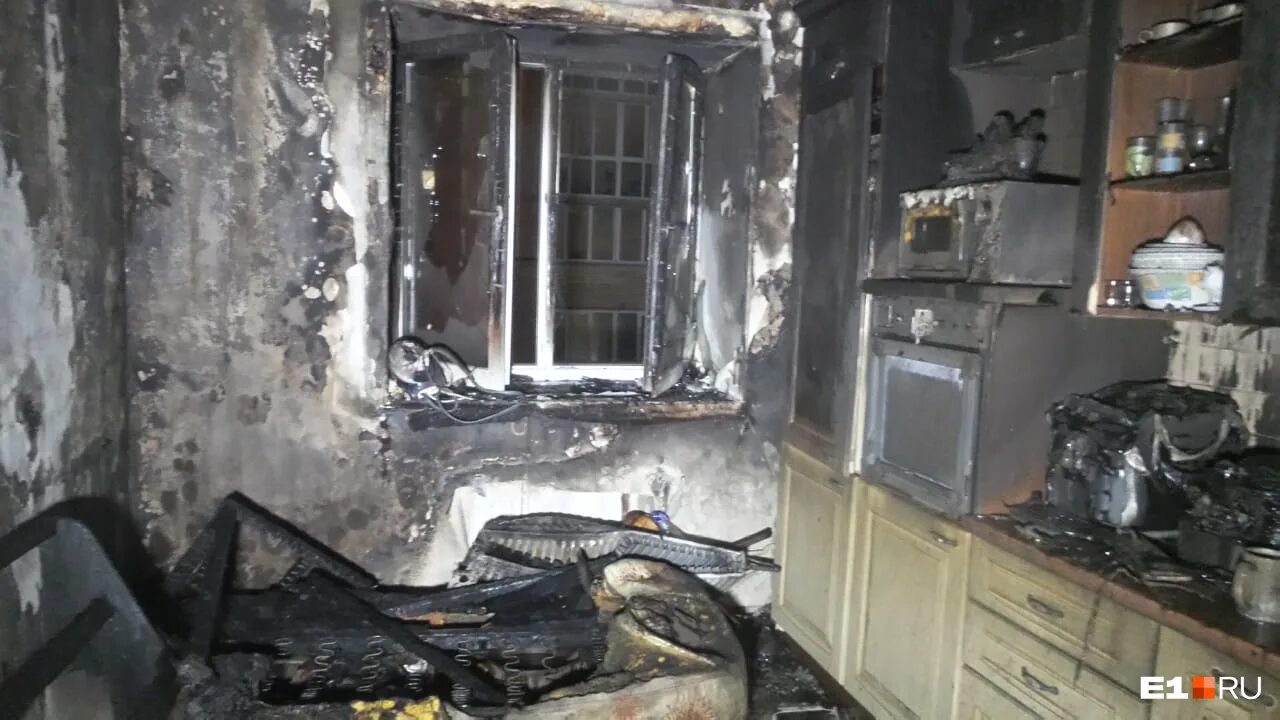 Почему горят квартиры. Сгорела квартира из-за компьютера. Сгорела квартира в Лефортово.