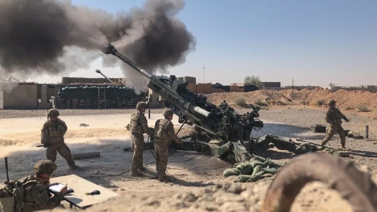 Военная база США В Сирии эт-Танф. Аль Танф в Сирии. M777 Howitzer.