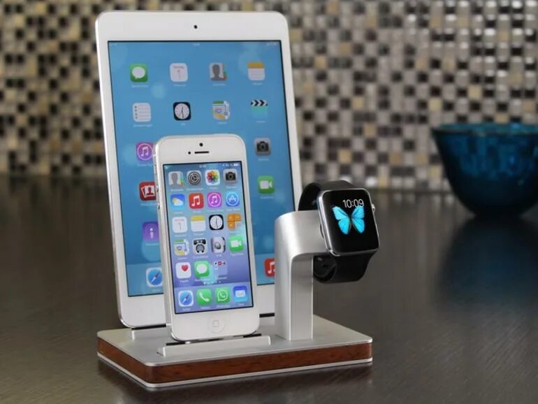 Функцию умный телефон. Док станция Apple 4in1. Iphone IPAD Apple watch. Айпад вотч часы. Айфон айпад вотч.