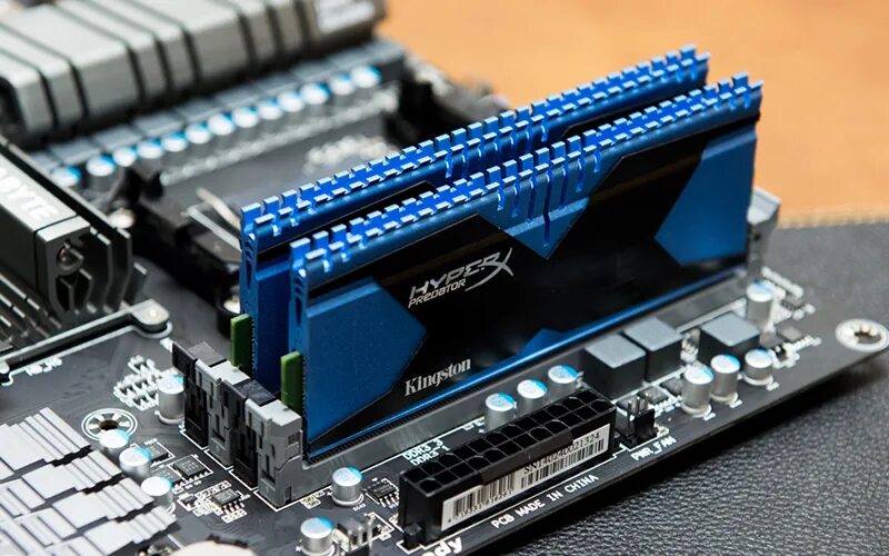 Dual channel memory