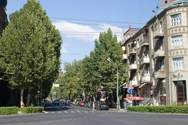 Саят нова ереван. Улица Саят Нова Армения. Проспект Мясникяна Ереван. Ереван улица Камо.