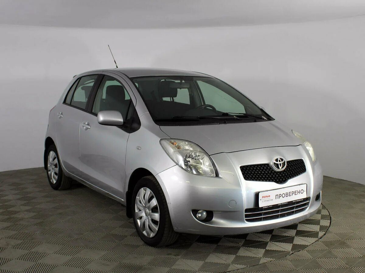 Тойота ярис продажа. Toyota Yaris 2. Toyota Yaris II 2008. Тойота Ярис 2008. Тойота Ярис второе поколение.