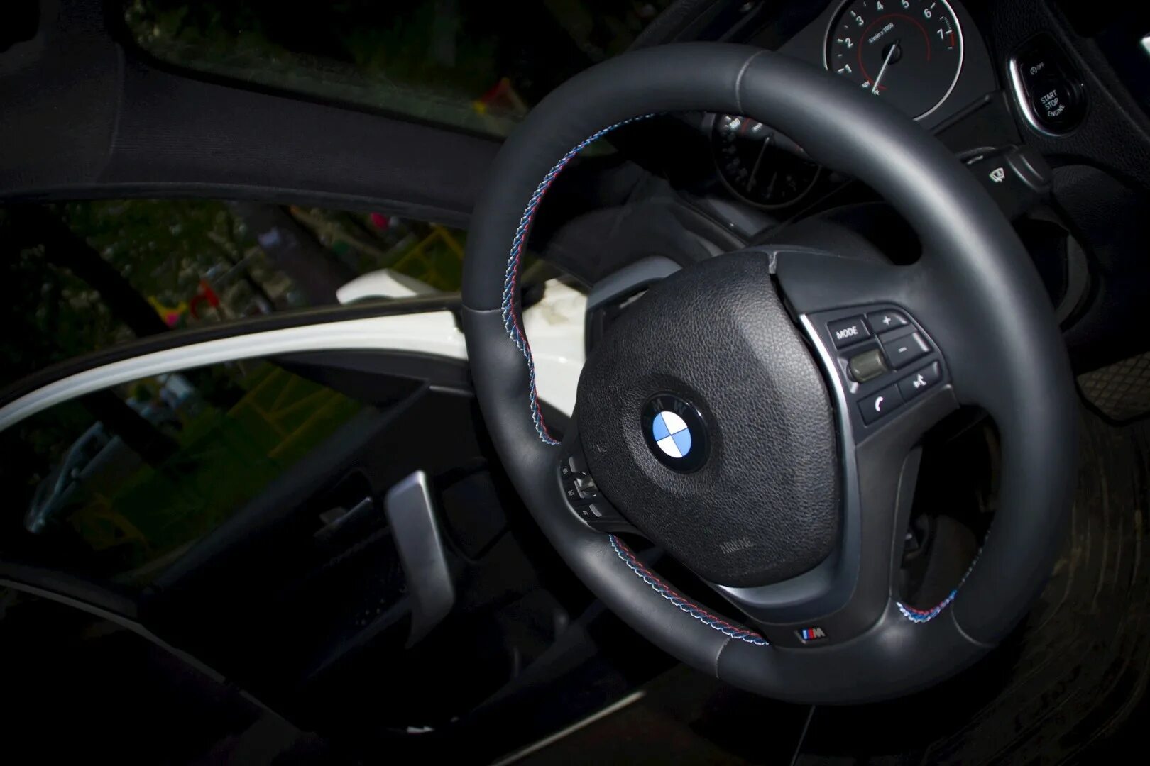 Установка м руля. Руль bmw f20. перешив руля bmw f20. bmw f20 скрипит руль.
