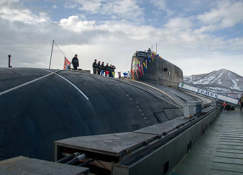 Подводный флот тихоокеанского флота. Атомная подводная лодка к-150 «Томск». Атомная подводная лодка Томск. 949а подводная лодка Вилючинск. Подводные лодки проекта 949а «Антей».