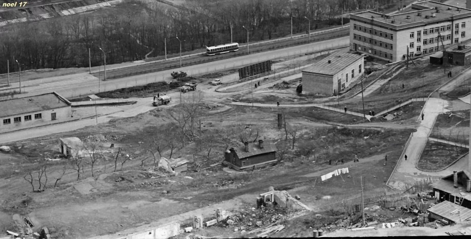 Старый городок история. Парк минного городка Владивосток. Старые фотографии минного городка. Минный городок Владивосток история. Старый парк минный городок история.