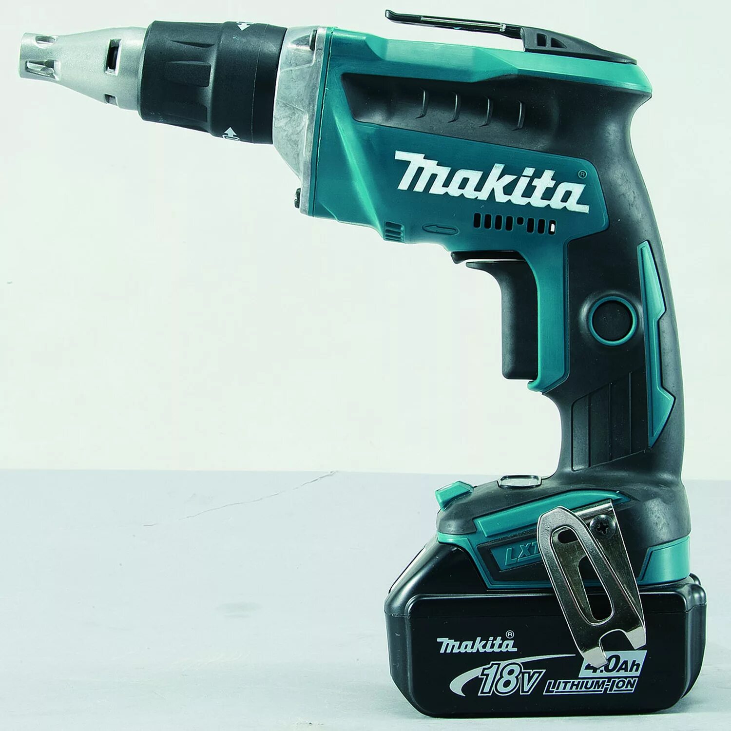 Макита новосибирск купить. Шуруповерт Makita dfs452tjx2 LXT 18v. Макита ДСД 917. Makita dum604z. Шуруповерт Makita 36v dcd917.