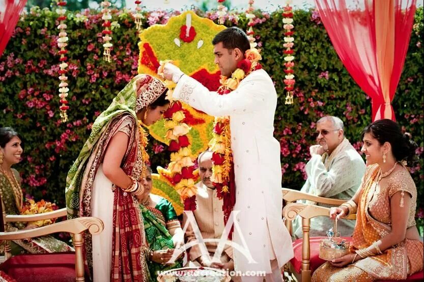 Свадьба века в индии. Виваха Ягья невеста. Индийская свадьба. Индийская свадьба традиции. Свадьба в Индии традиции.
