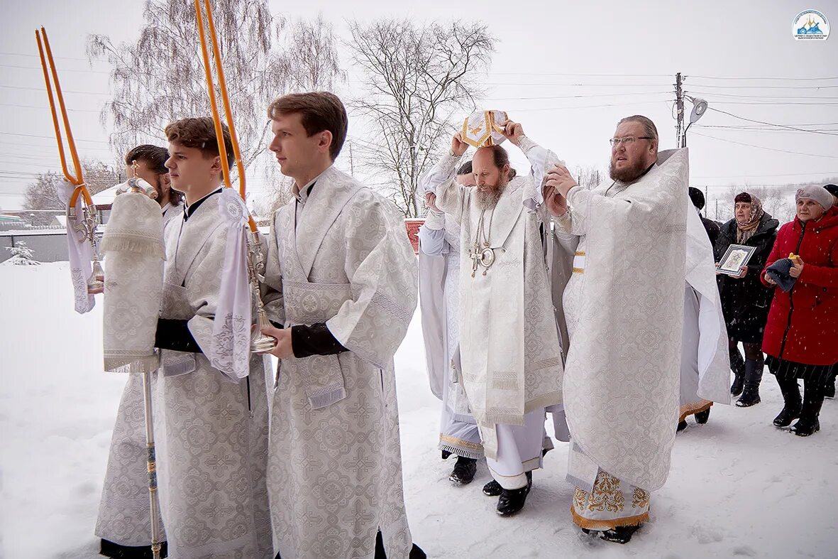 Скит богоявления господня купель. Картинки с крещением 2023. Крещен в честь. Крещение фотосессия. О крещении.