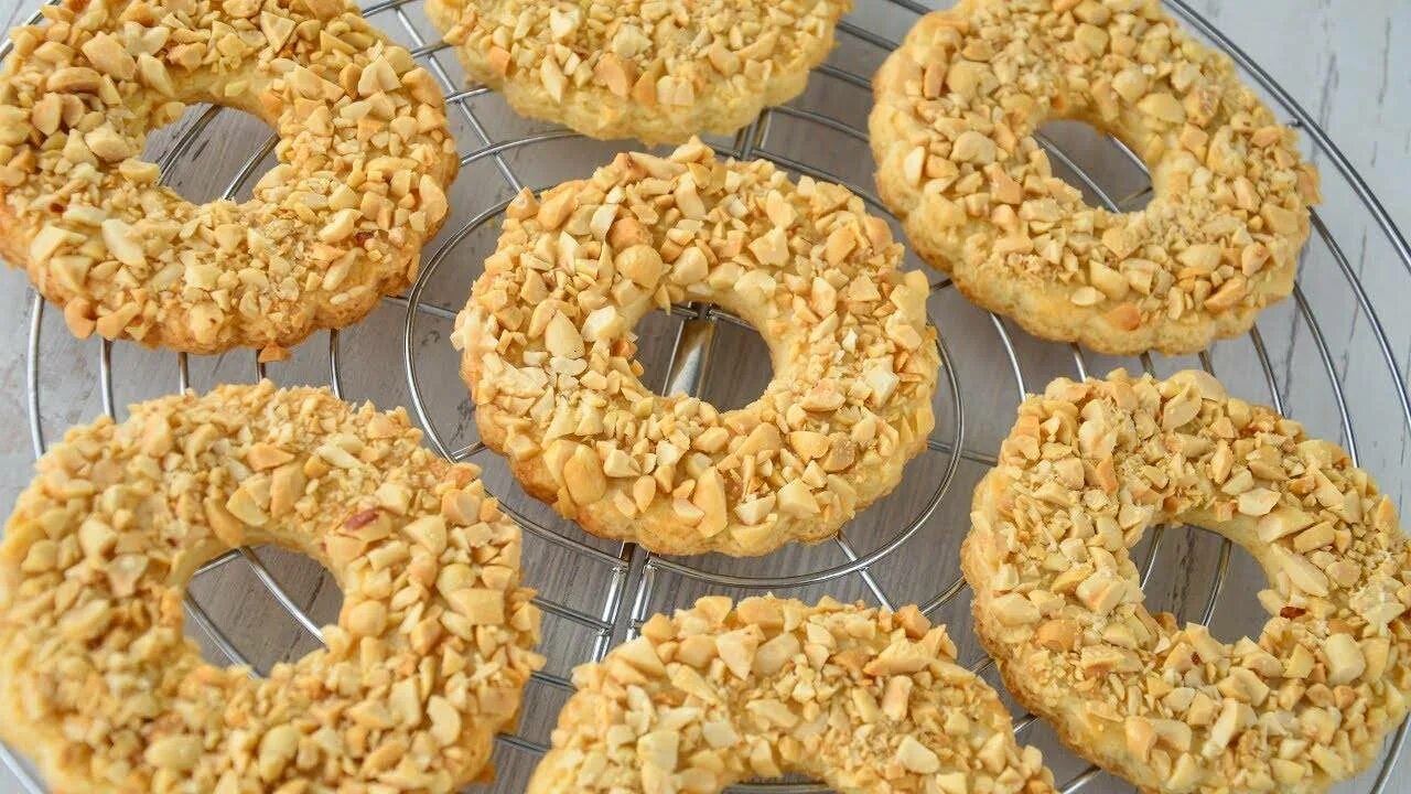 Колечки с арахисом. Выпечка без миксера. Колечки с арахисом. Колечки с арахисом. Песочное колечко с арахисом.
