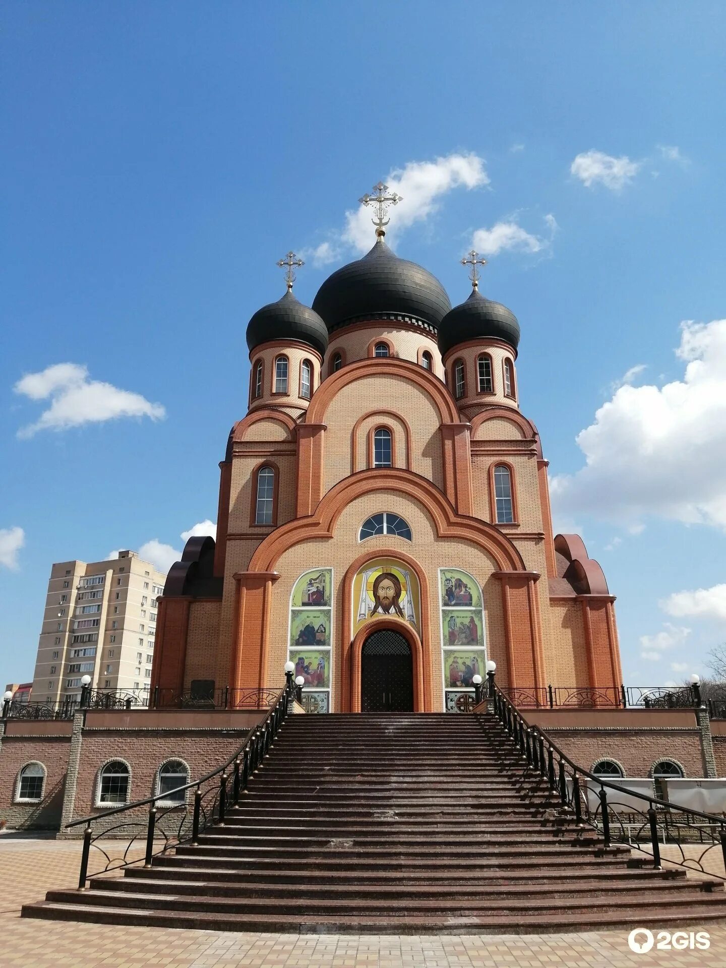Храм на дубраве старый оскол. Церковь сергия радонежского курская. Церковь сергия радонежского в дубраве, старый оскол. Церковь старый оскол. Храм сергия старый оскол.