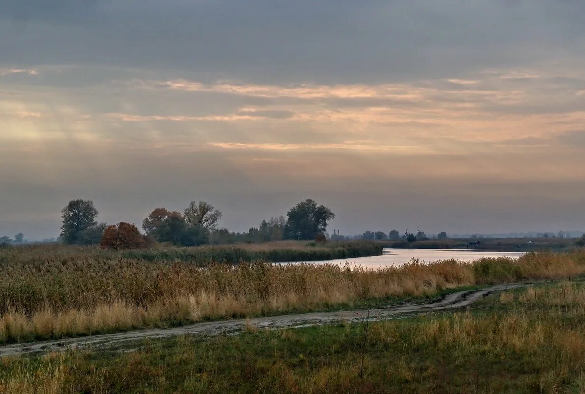 Донская степь дон река. Царицына гора в шапках. Пейзаж донского края. Красота донского края. Колпаки чертов палец.