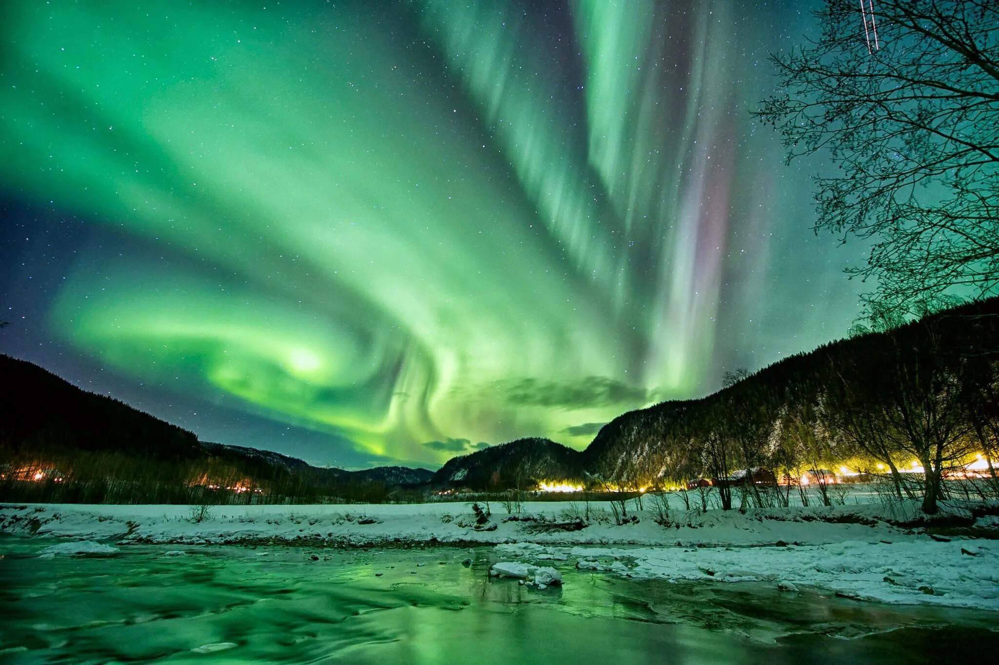 Явление природы это. Харп Северное сияние. Aurora Borealis Северное сияние. Харп Северное сияние станция. Полярное сияние в Норвегии.
