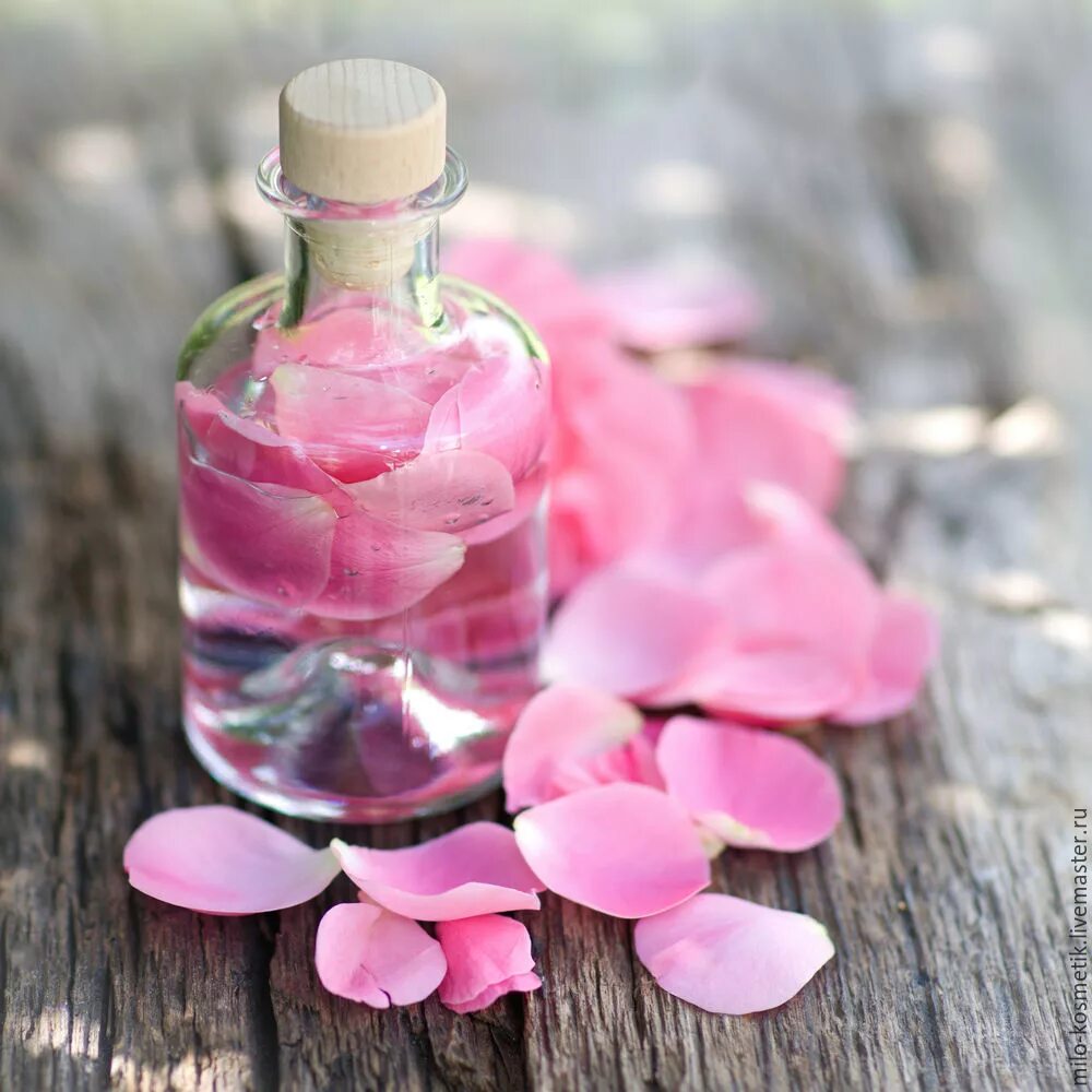 Розовая вода. Розовое масло. Цветочная вода. Розовое масло Эстетика. Пряная вода