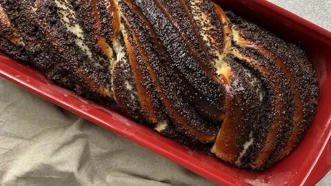 Маковый рулет с дрожжевым тестом