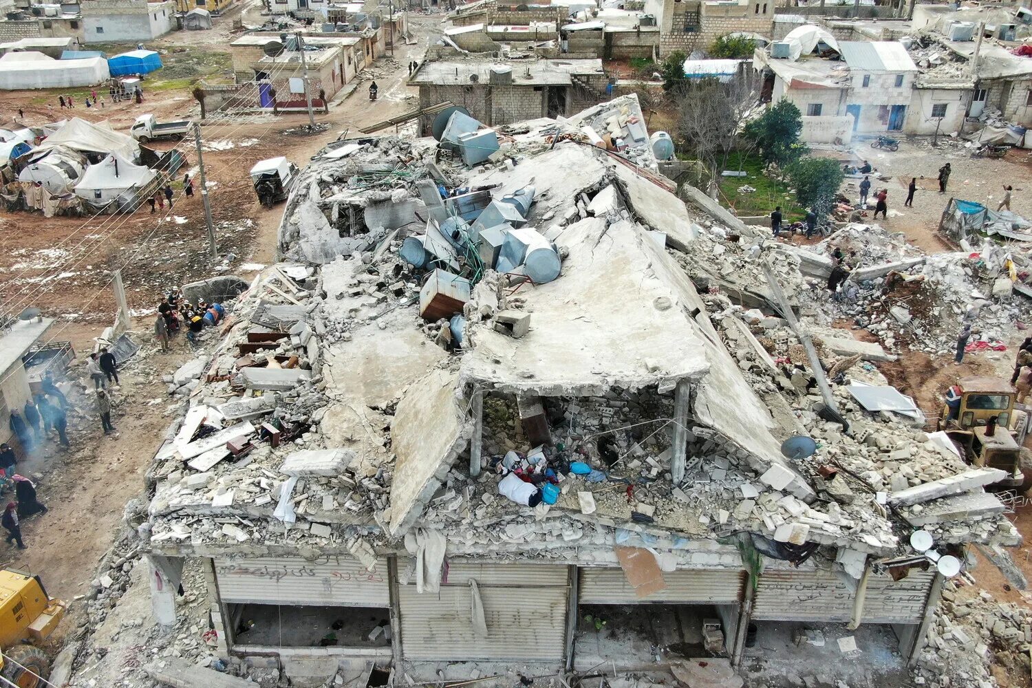 В каких городах было землетрясение. Город после землетрясения. Землетрясение в Сирии. Сирия разрушения. Разрушенный город.