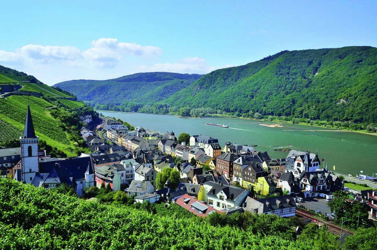 в каких горах рейна. германия долина среднего рейна замки. в каких горах рейна. долина реки рейн германия. гессен река рейн.
