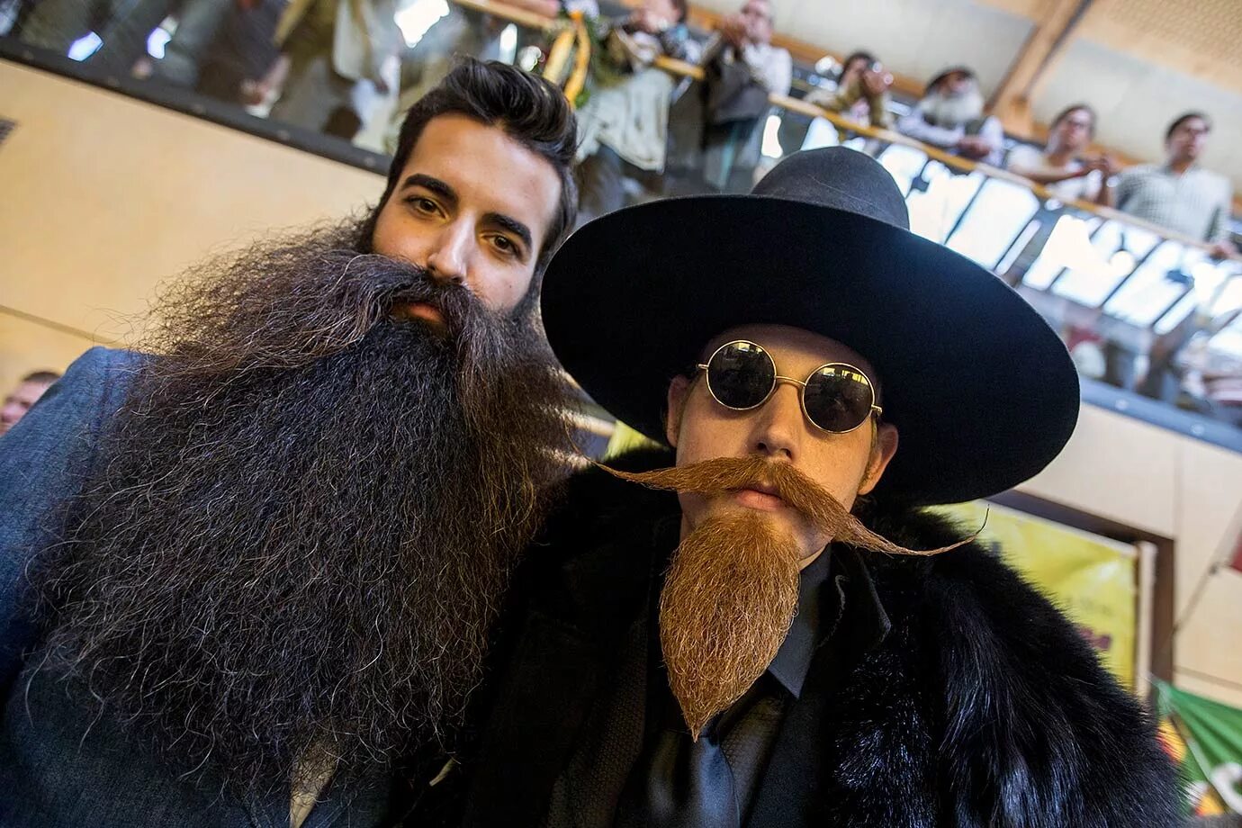 Длинная бородка. Борода. Длинная борода. Огромная борода. Длинные бакенбарды.