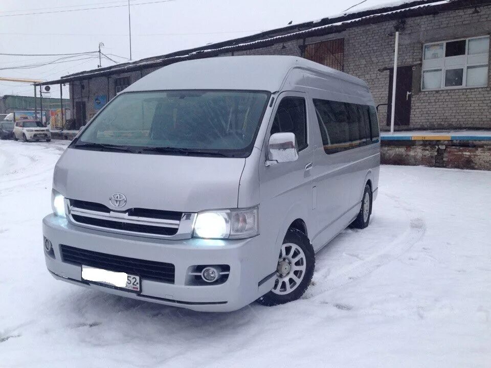 Купить хайса в россии с пробегом. Toyota Hiace h200. Тойота Хайс 2006 года. Toyota Hiace (h200) 2004-2010. Toyota Hiace h200 серый.