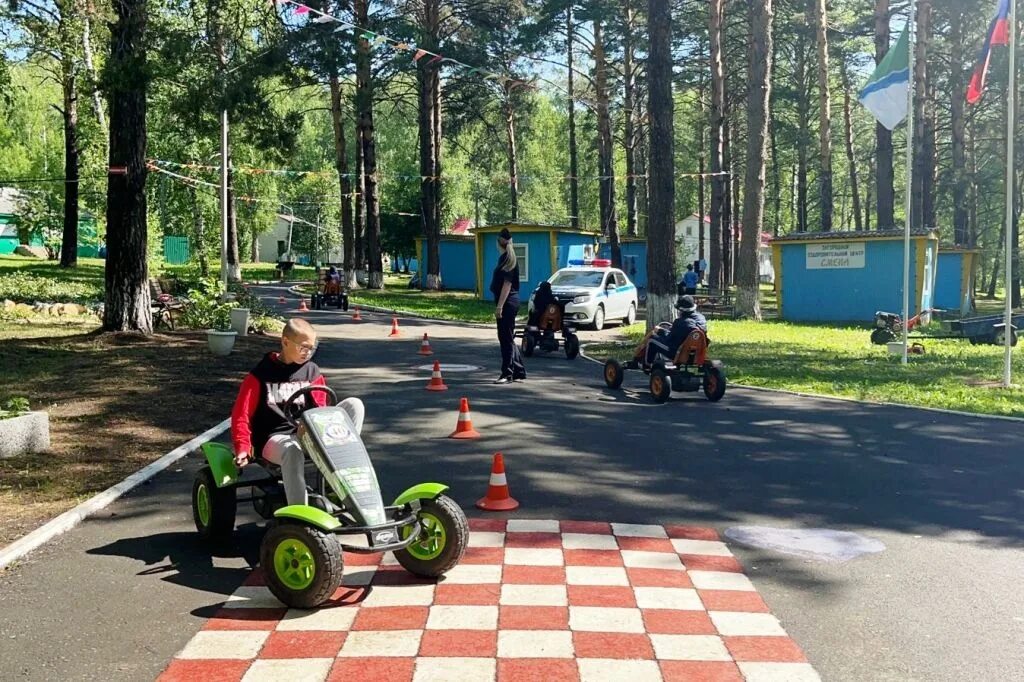 аттракционы в ельце детский парк. безопасное колесо. мау до дтд ум юниор детский автогородок. мау до дтд ум юниор детский автогородок. детский автогородок.