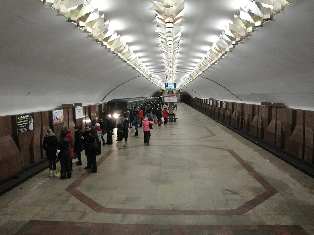 Метро маркса. Станция метро площадь маркса новосибирск. новосибирский метрополитен станция площадь маркса. площадь маркса (станция метро).