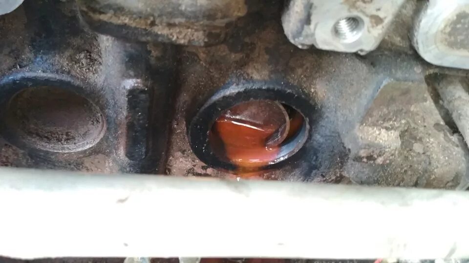 Течь антифриза из под головки блока цилиндров. Течь антифриза из под головки блока цилиндров. Течь антифриза из под головки блока. Прокладка гбц киа рио 3 1. Течь антифриза из под головки блока цилиндров.