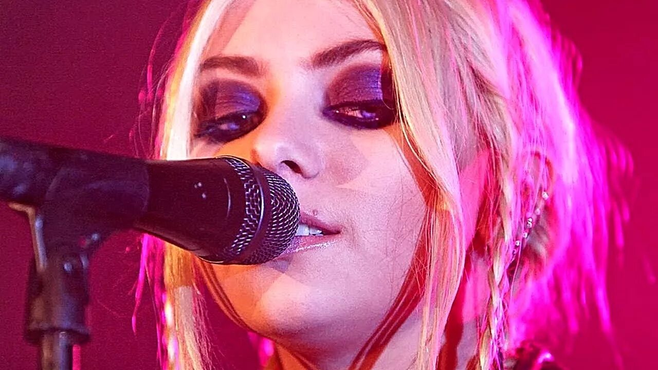 The pretty reckless make me. The pretty reckless make me wanna die. группа the pretty reckless make me wanna die. солистка pretty reckless make me wanna die. the pretty reckless make me wanna die live.