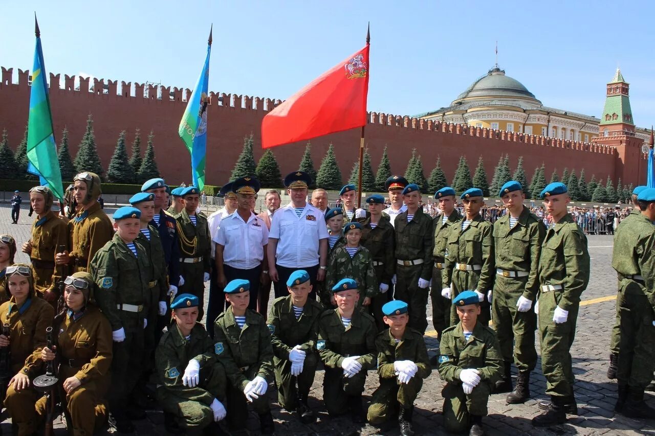 Парад Победы 2012 ВДВ. Десантники на параде Победы. Парад Москва 2008 года десантники. ВДВ парад 9 мая красная площадь 2012. 9 мая 2013