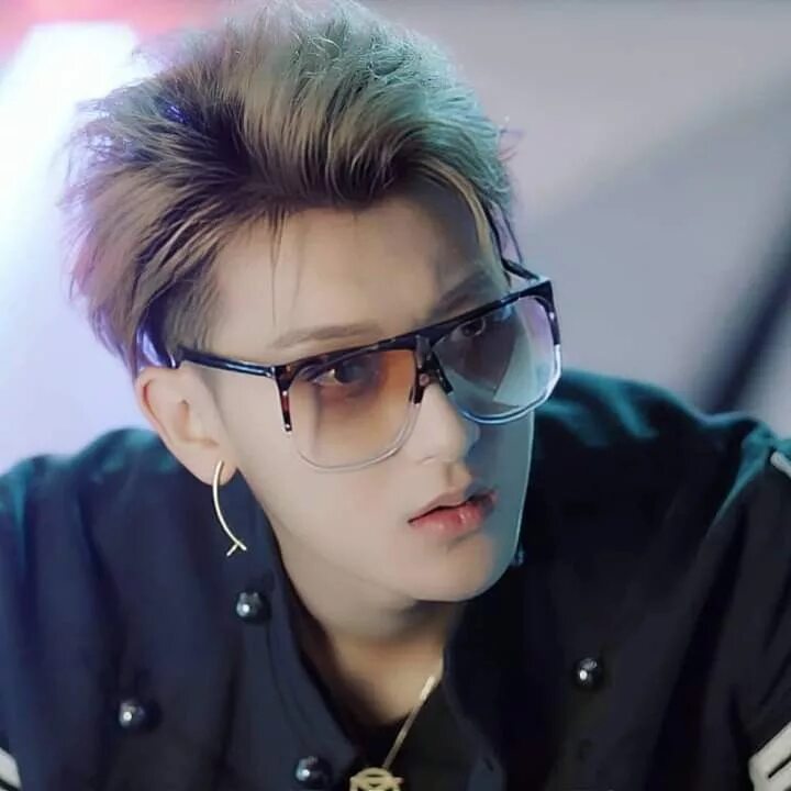 Тао (хуан цзытао). Китайский певец хуан цзытао. Тао хуан цзытао 2020. Тао из ехо. Басюй хуан цзытао.