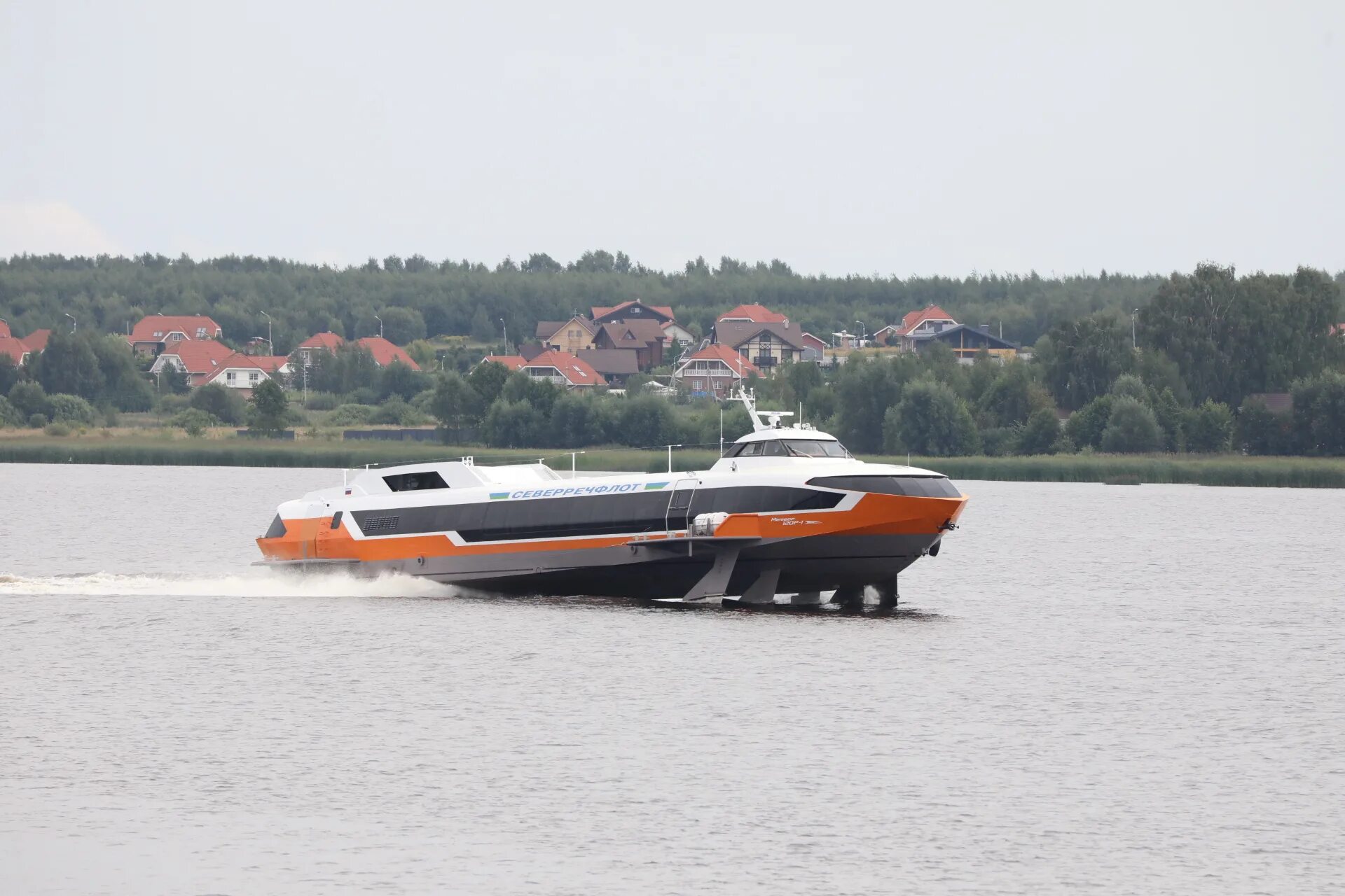 Суда нового поколения. «Метеор 120р»Валдай 45р. СПК Метеор 120р. Метеор 120р катер. Метеор 120 р Нижний Новгород.