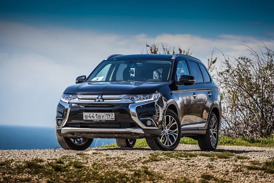 Mitsubishi outlander 2017. Mitsubishi Outlander 2019. Mitsubishi Outlander 2017 черный. Митсубиси Аутлендер 2019. Аутлендер 2018.