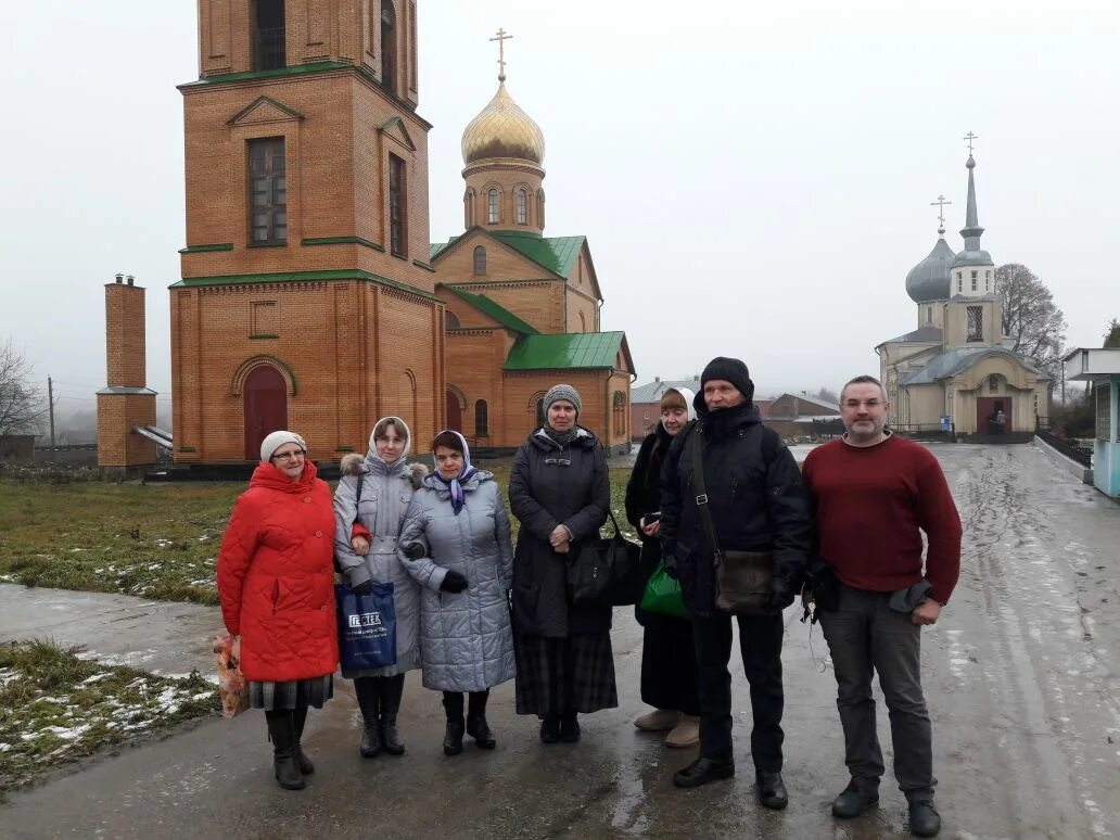 Колюпаново свято казанский. Свято-Троицкий монастырь Тарасково. Тарасково мужской монастырь. Храм Даниила Ачинского Ачинск. Тарасково паломники.