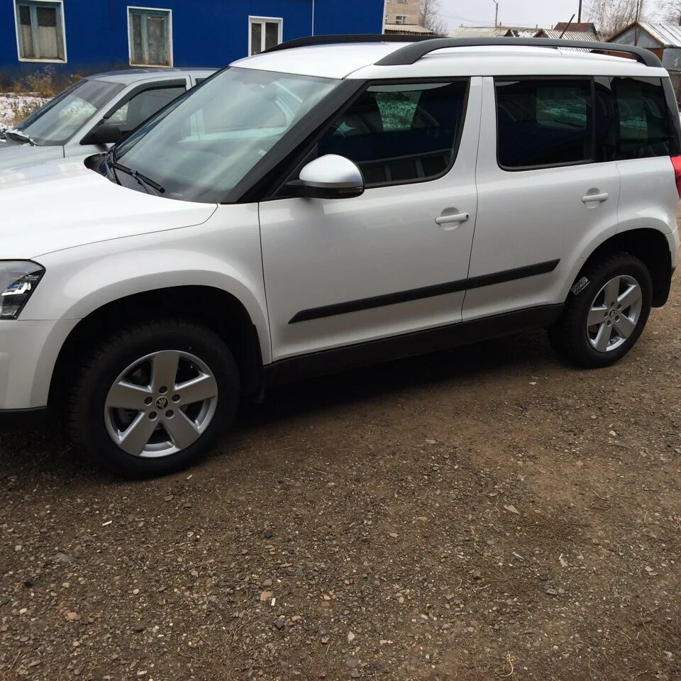 Skoda yeti серо коричневый с номерами 657. Диски йети r16. Диски шкода йети r16. Колеса шкода йети r16. Диски йети r16.