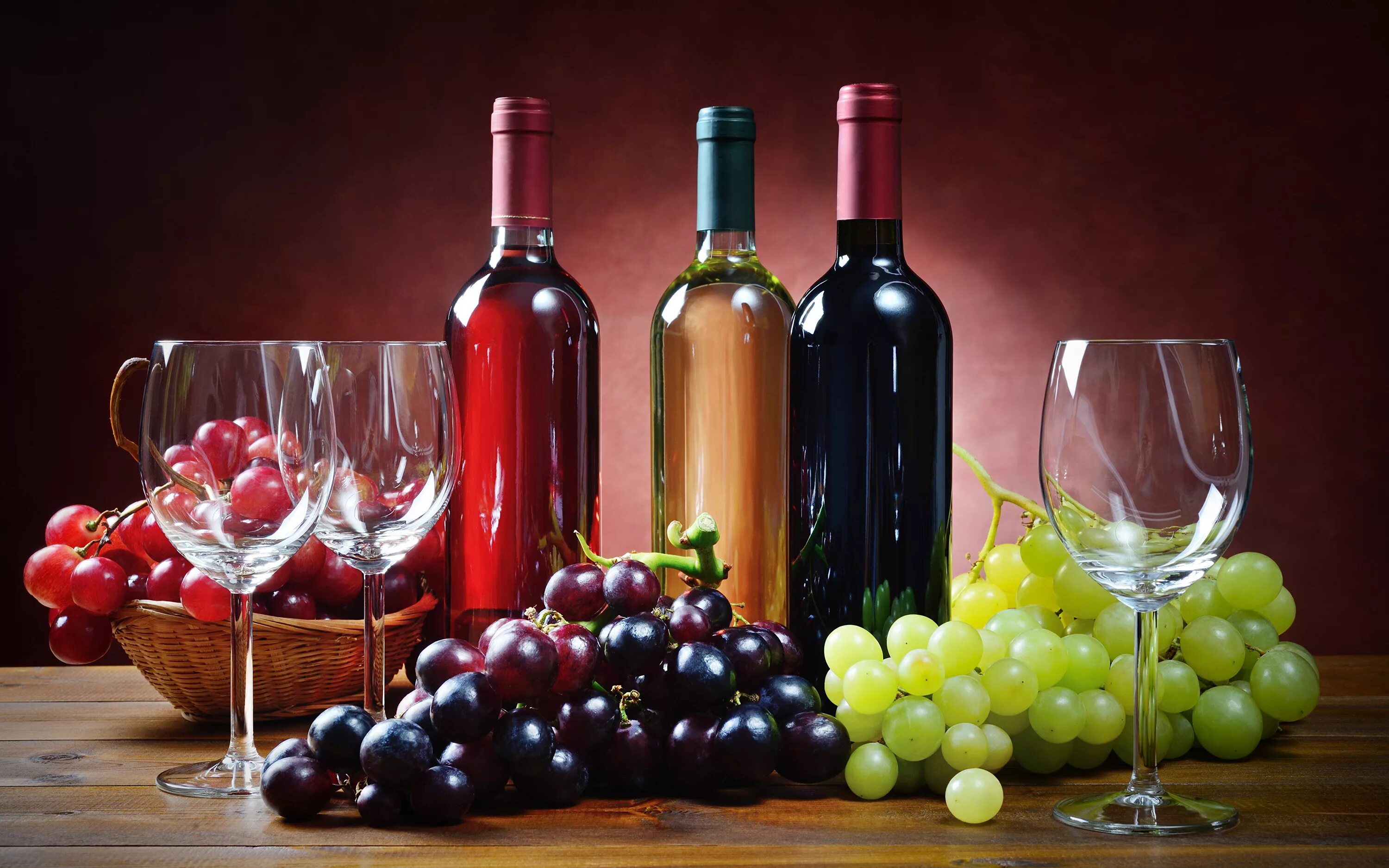 Какой виноград красного вина. Вино. Красное вино. Бутылка вина. Вино и виноград.