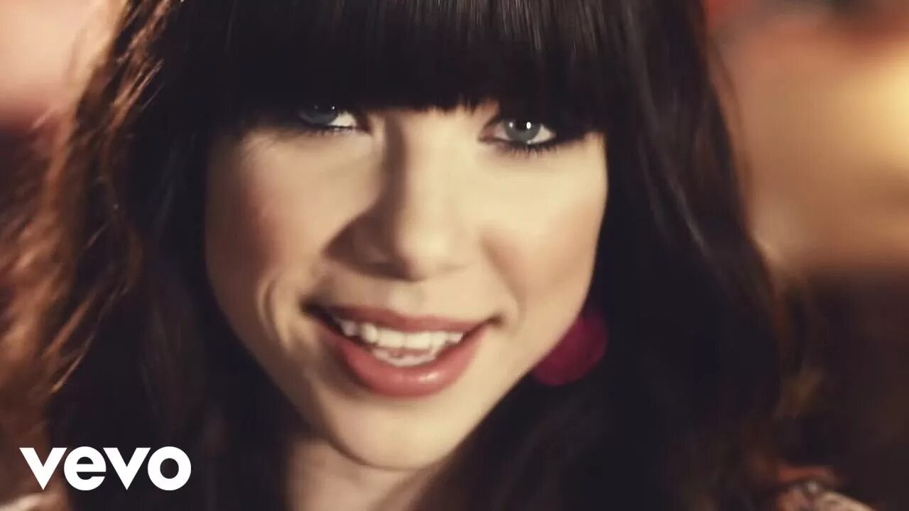 Песня 2024год слушать. Carly Rae Jepsen Call. Carly Rae Jepsen Call me maybe. Call me maybe от Carly Rae Jepsen. Carly Rae Call me.