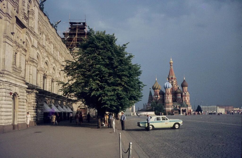 Советская Москва в 80е. Москва в 1980-е годы. Советский Союз Москва 1980. Красная площадь ГУМ СССР 1980.