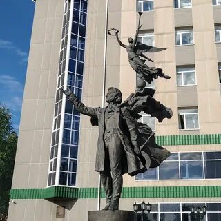 Памятники сургута
