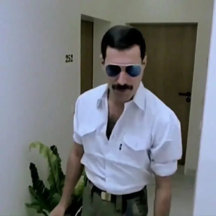 Меркьюри mr bad guy. Mr bad guy фредди. freddie mercury mr. bad guy 1985. mercury freddie &quot;mr. bad guy&quot;. mr bad guy фредди меркьюри картинки.