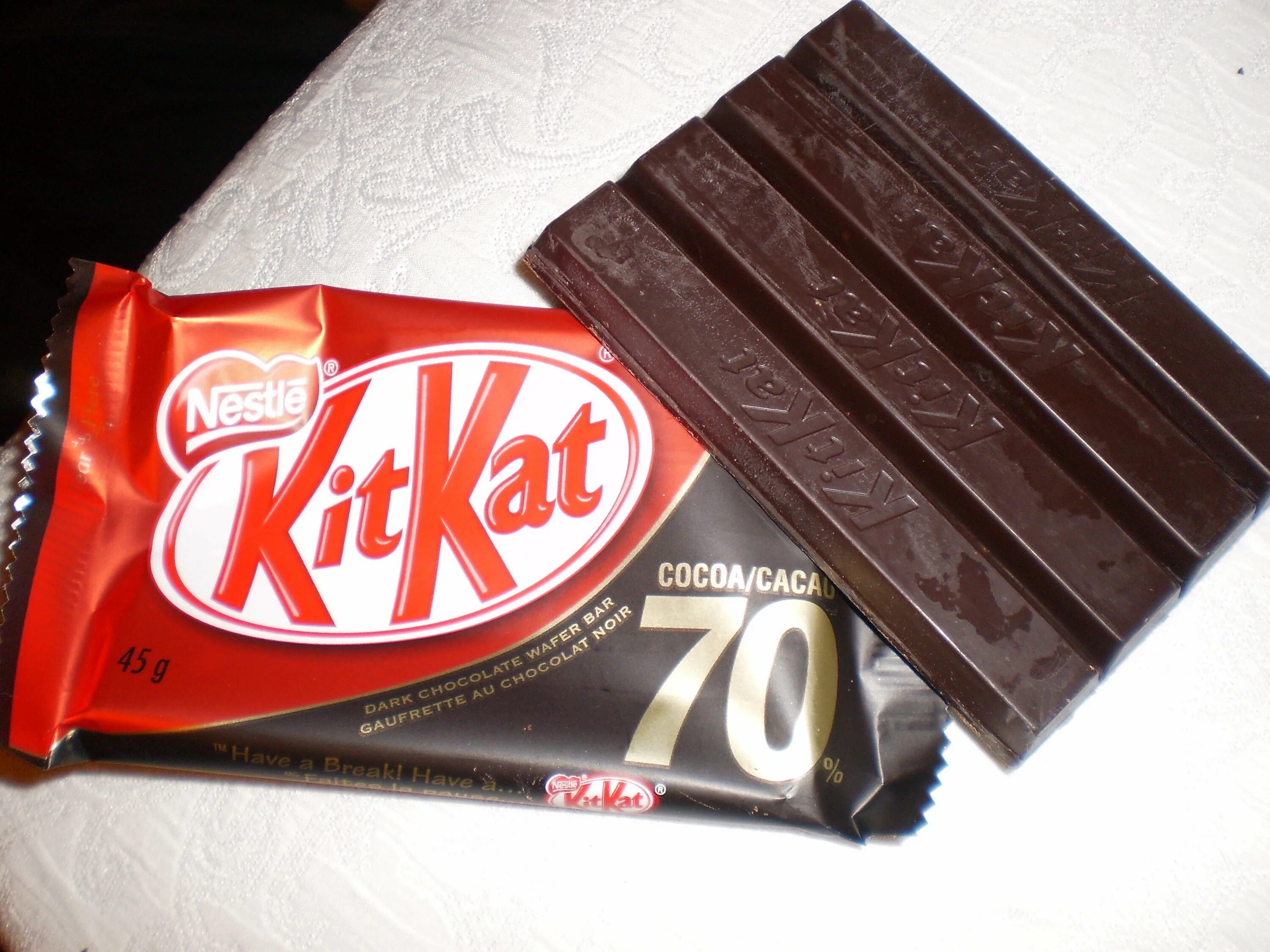 Как выглядит кит кат. Кит кат новый. киткат дарк. kitkat черный. кит кат темный.