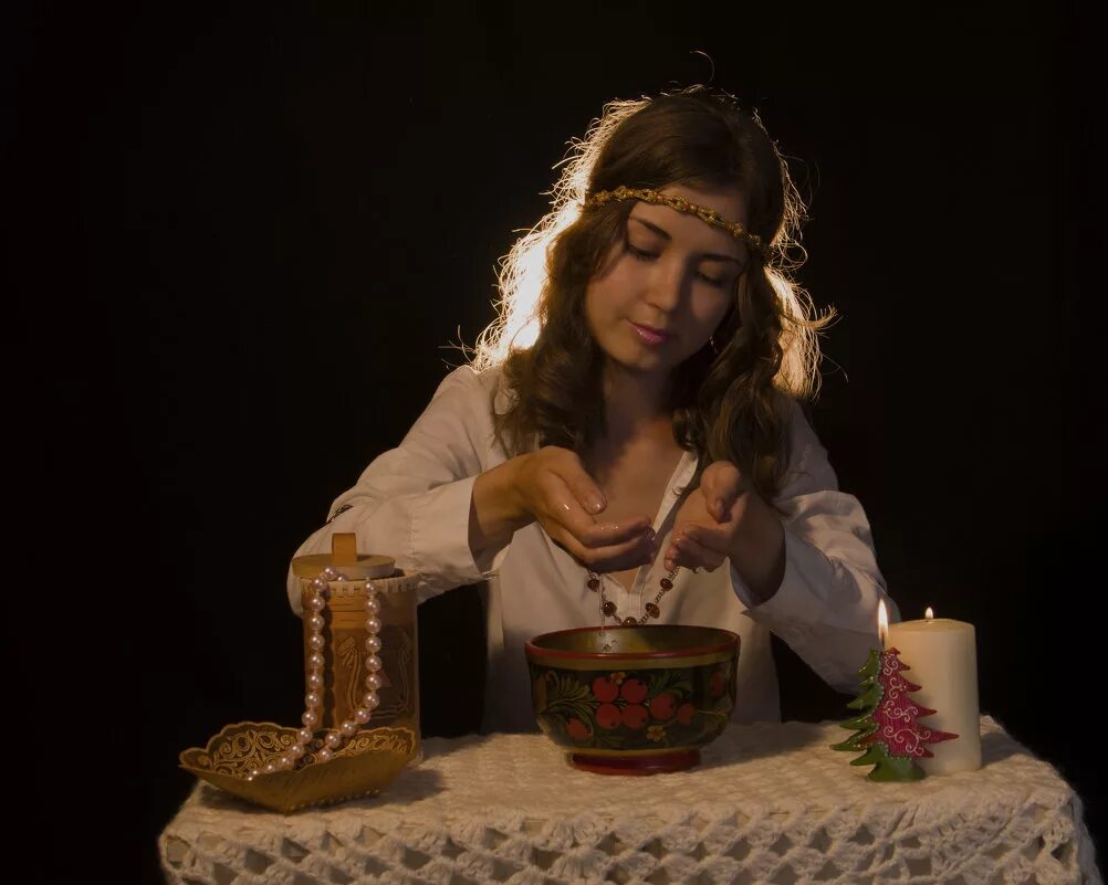 фотосессия в стиле гадания на рождество. гадание на крупе на рождество. галаниемнамстарый новый год. гадание на крупе на рождество. новогодняя магия.