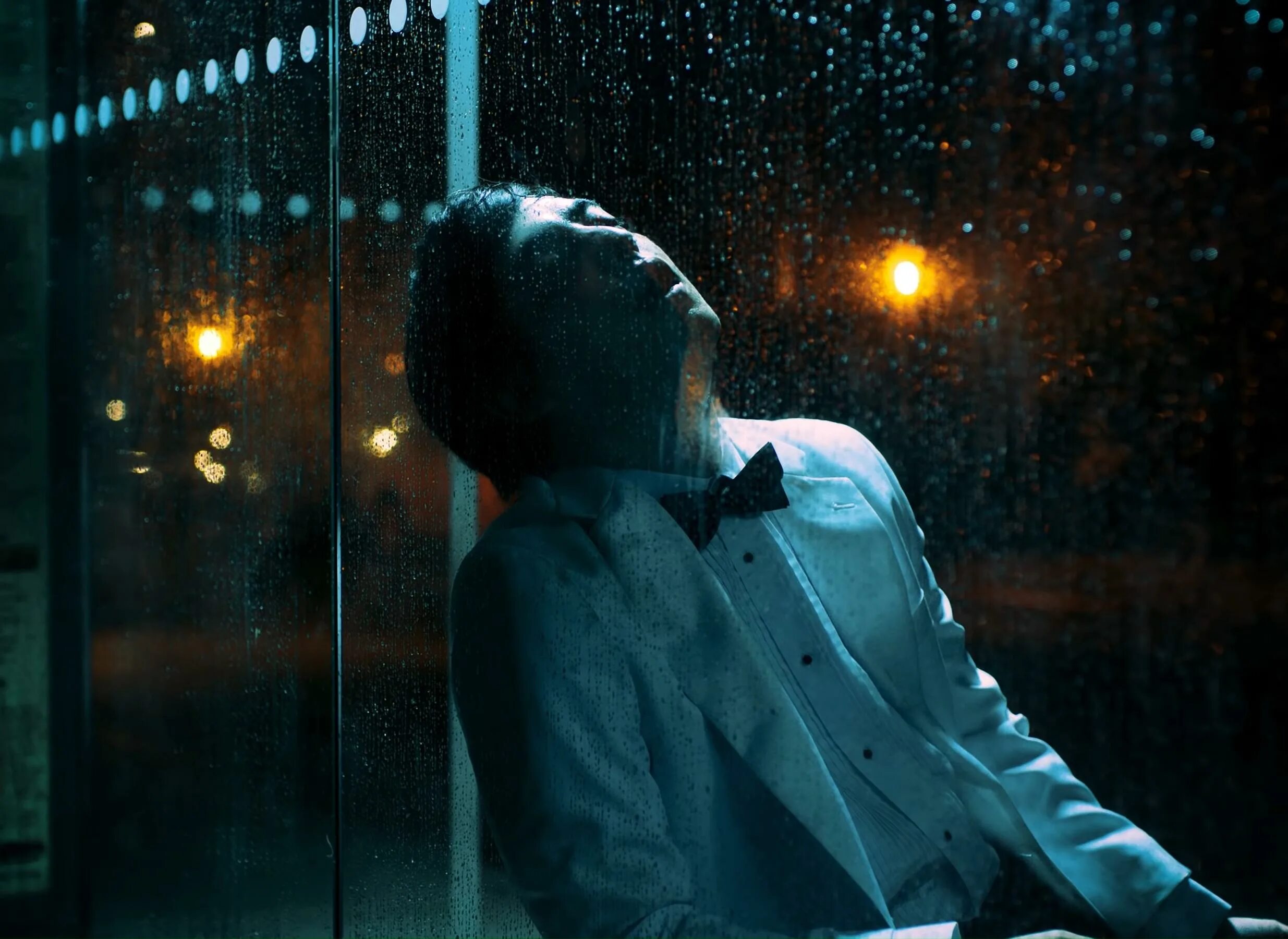 Joji dancing. Joji Slow Dancing. Joji Slow Dancing in the Dark. Joji с сигаретой. Joji Cry.