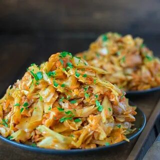 Жареная пекинская капуста с курицей