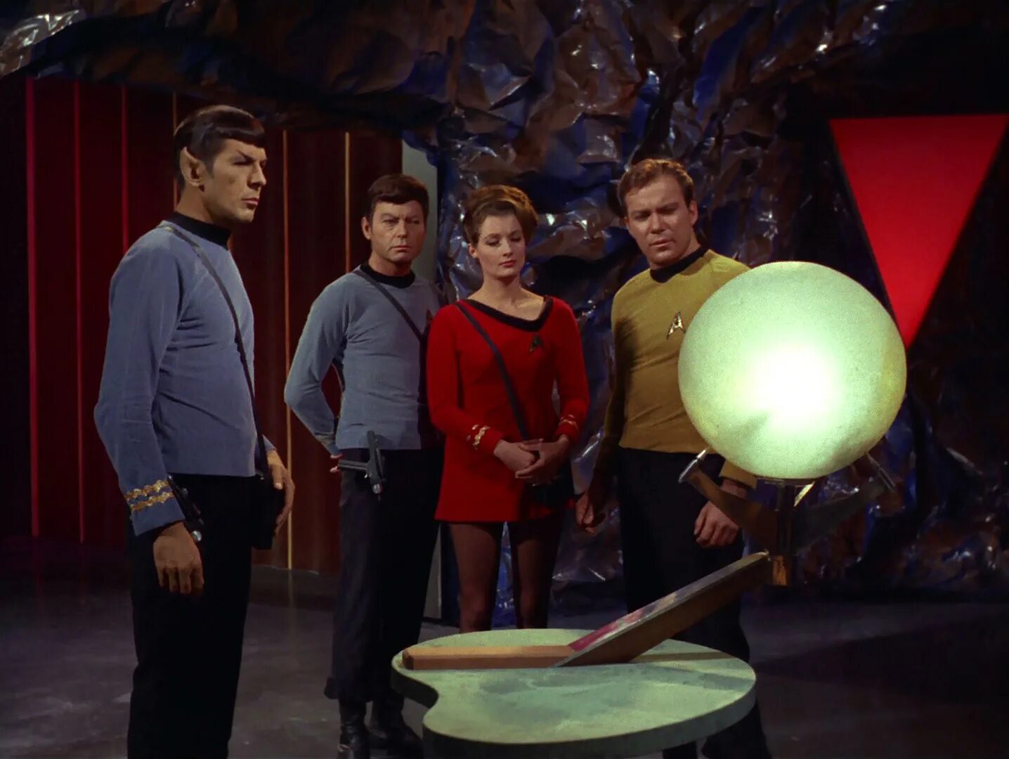 Return to tomorrow. Star trek the return of the archons. Return to tomorrow. Сестра чапел стартрек 2022. Звёздный путь оригинальный сериал девушки.