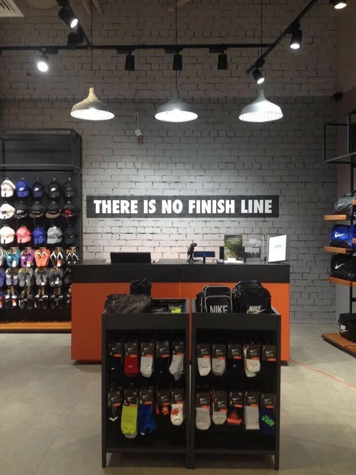 Найк нижний. Магазин nike в нижнем новгороде. магазин найк в екатеринбурге. оригинальный магазин nike в нижнем новгороде. детский магазин обуви в фантастике нижний новгород.