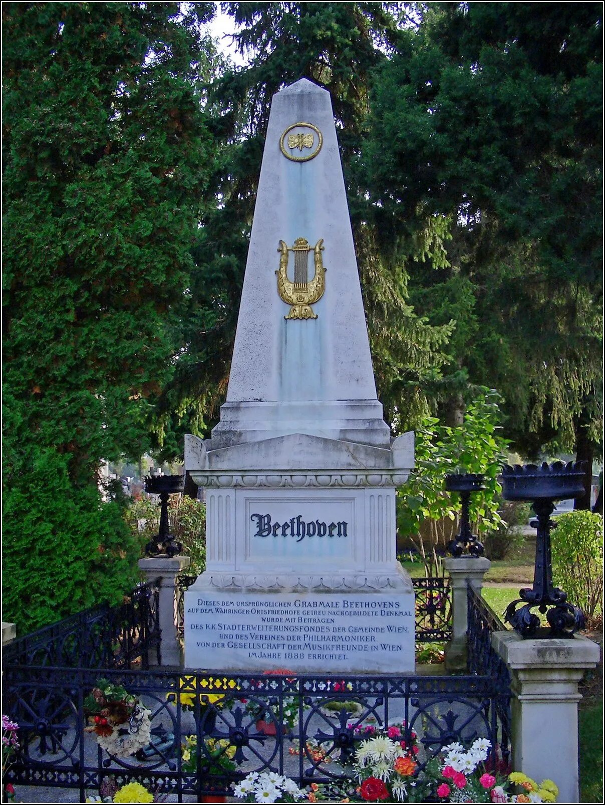 Могила Баха в Лейпциге. Бах похоронен в Лейпциге. Иоганн Себастьян Бах могила. Могила Иоганна Себастьяна Баха.