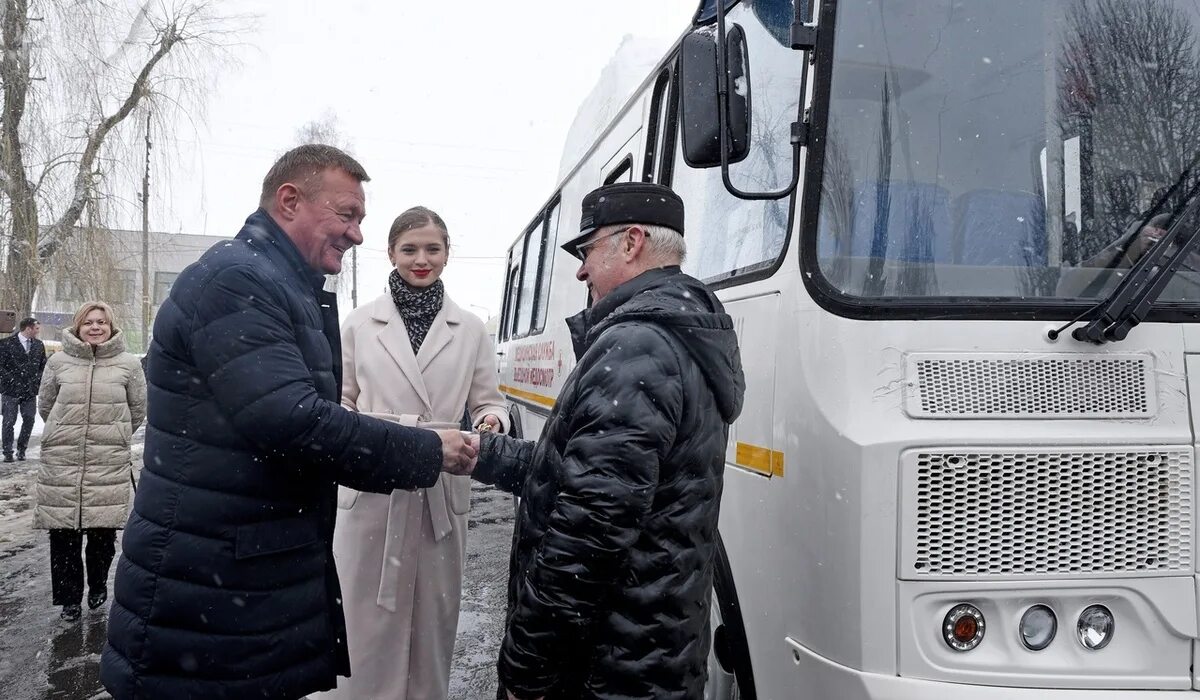 Приезд в район. Курской области Старовойт.. Губернатор Курской области. Губернатор Пенз обл посетил Вад район.