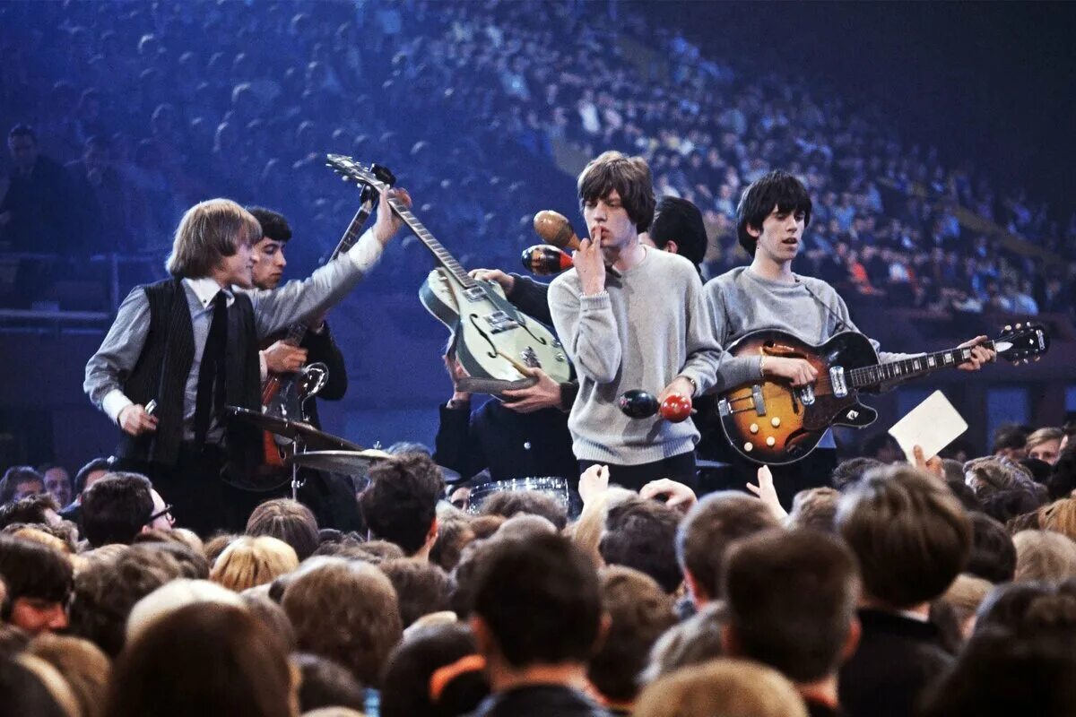 Last public. The Rolling Stones. Rolling Stones 1964. Роллинг стоунз концерт. Rolling Stones фото.